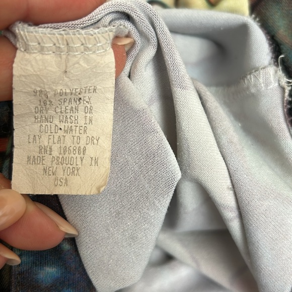 IQ Paris Vintage Stained Glass Novelty Print Made In NYC Button Down Shirt Sz S - Picture 13 of 13